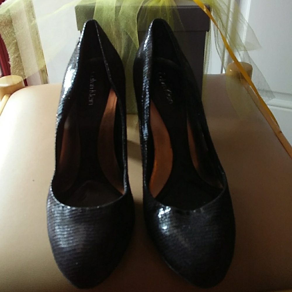 Black Calvin Klein Heels (Great condition) !!!!!